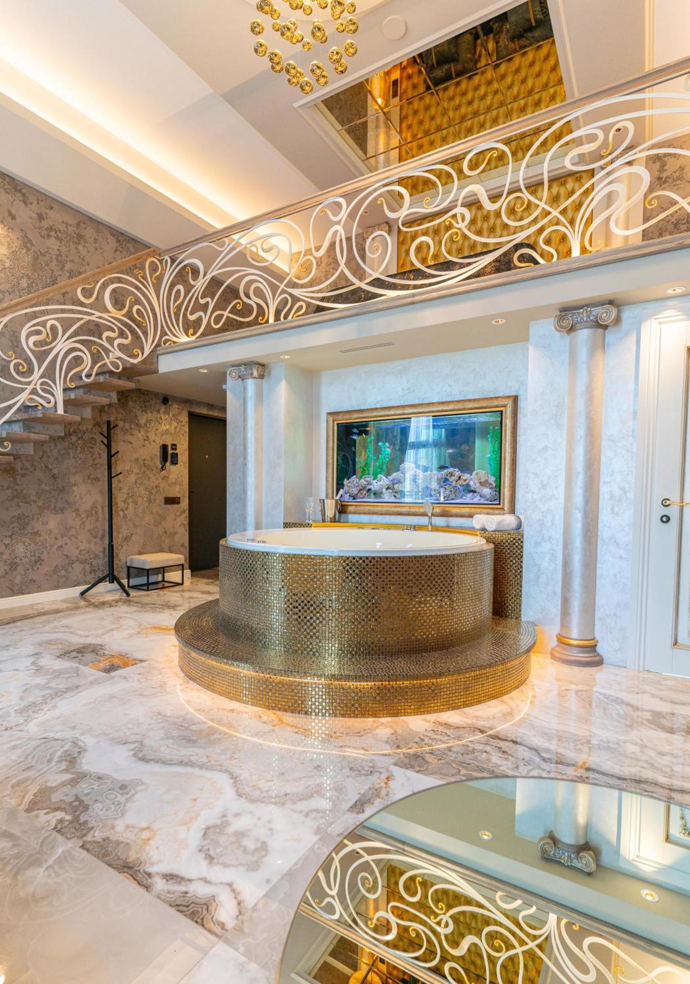 Jacuzzi Exotica Apartment ไคลเพดา ภายนอก รูปภาพ