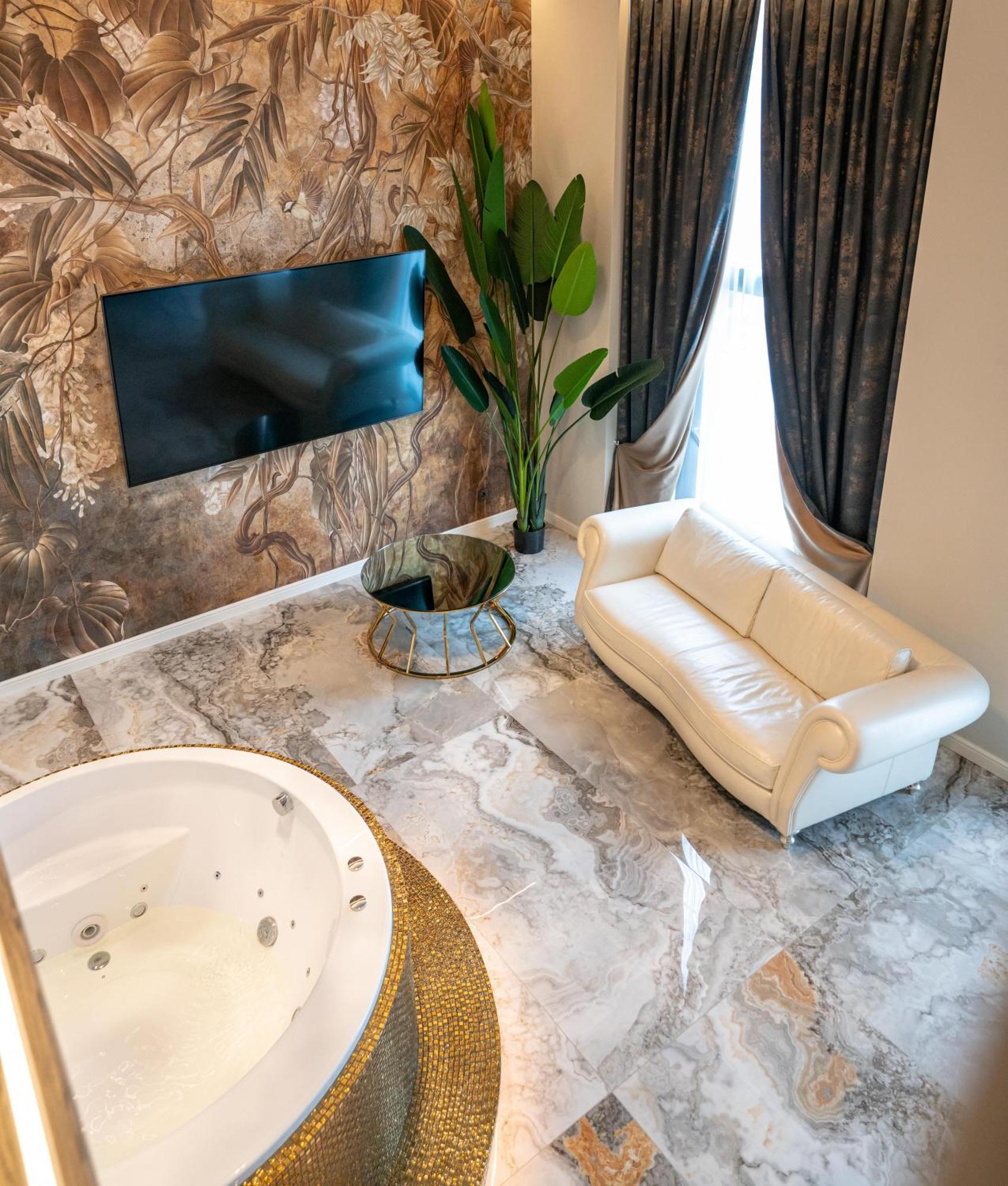 Jacuzzi Exotica Apartment ไคลเพดา ภายนอก รูปภาพ