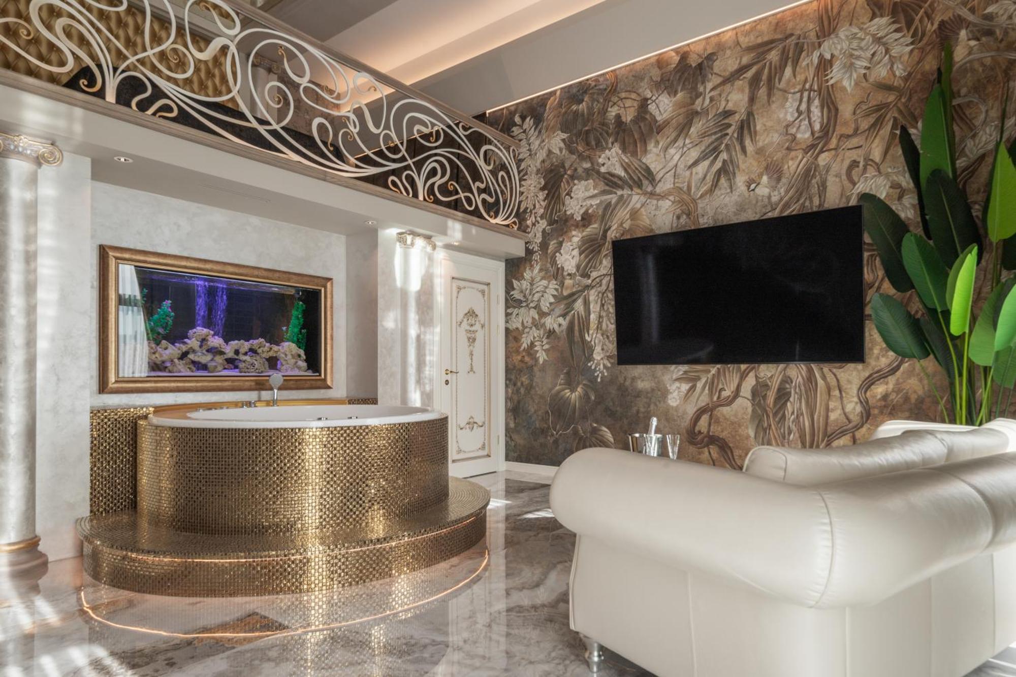 Jacuzzi Exotica Apartment ไคลเพดา ภายนอก รูปภาพ